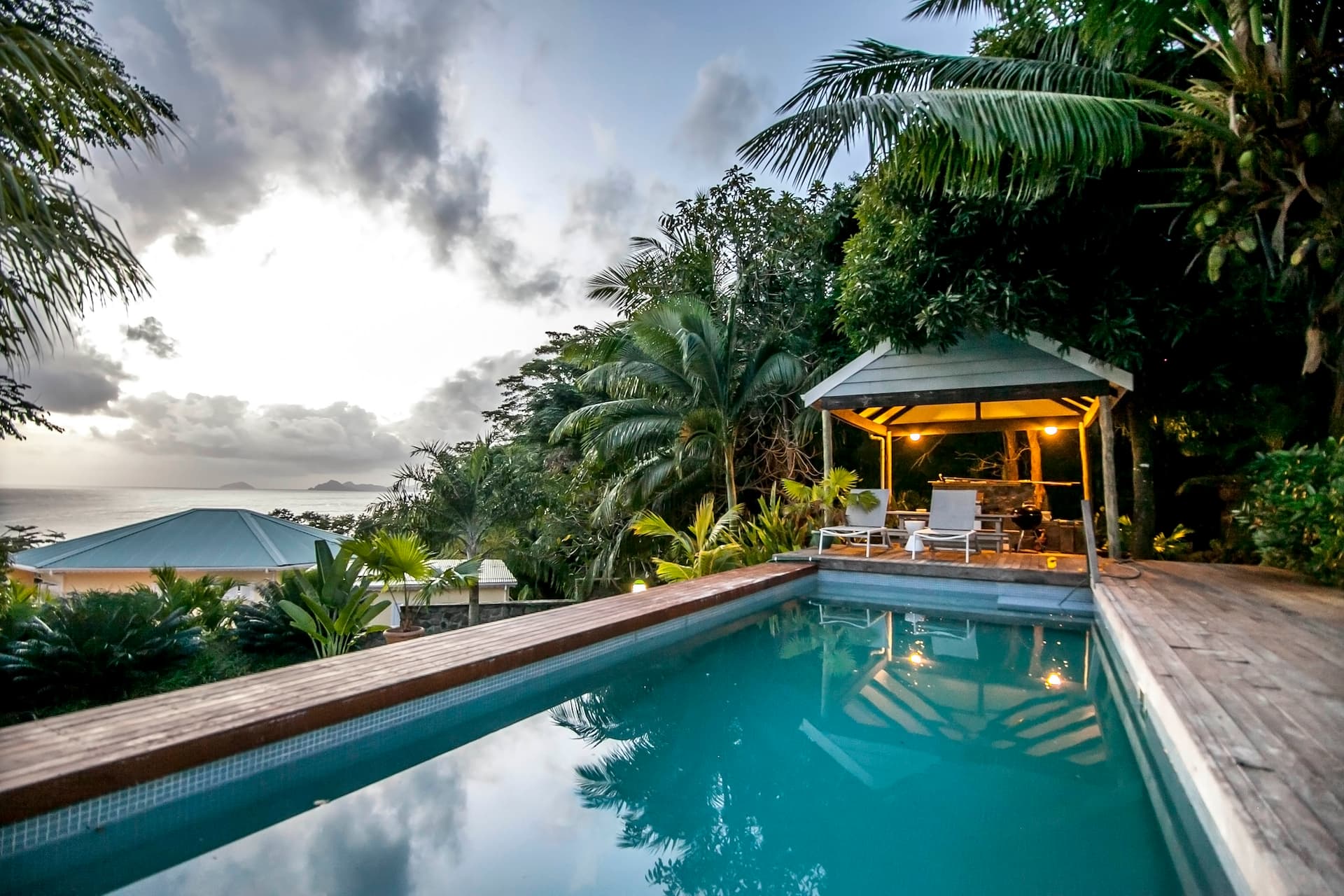 RedCoconut - One-bedroom private cottage