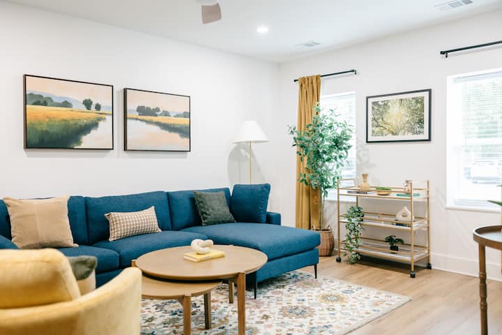 Southern Charm W/private Yard, Near Dt & Hospitals - Savannah
