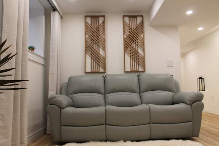 Queen Bed Suite-private Entrance - Barrie