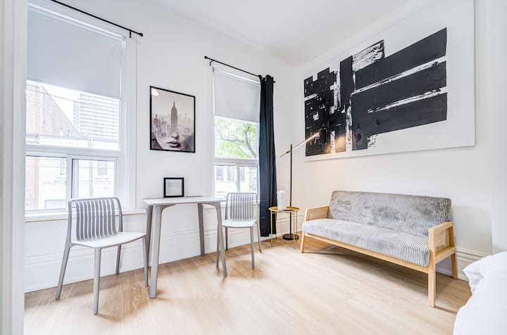 Cute Little Studio - Toronto