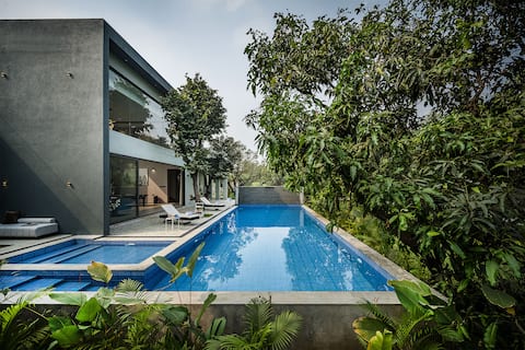 6BR Grey Themed Pool Villa near Awas Beach,Alibaug