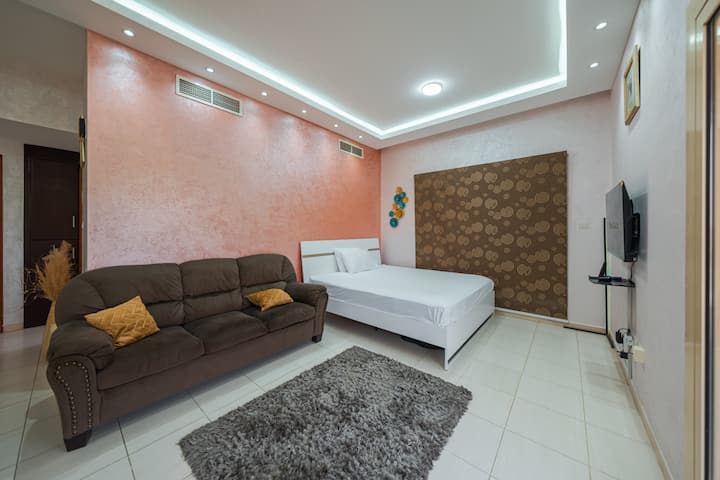 Modern 1 Bhk With Golfside Serenity - Ras Al-Khaimah
