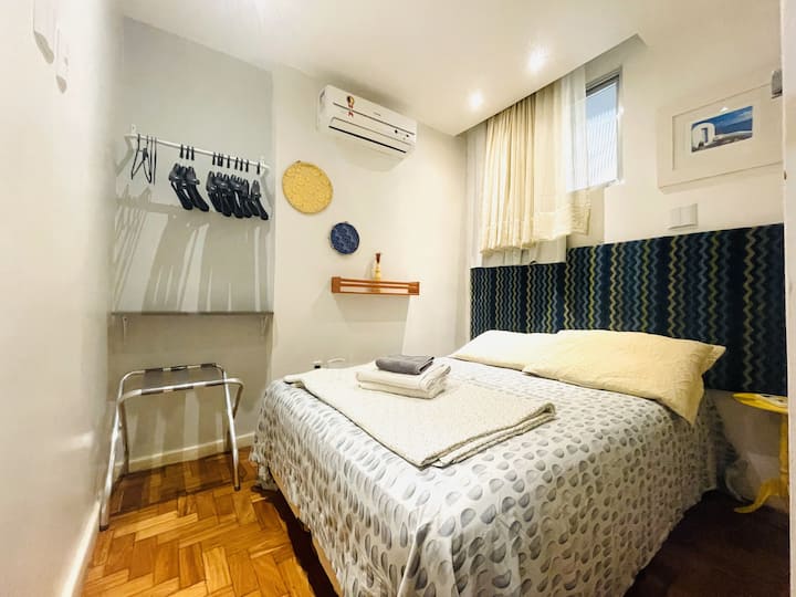 Habitación 3 con una cama doble.