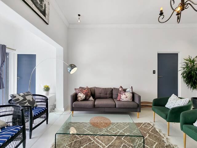 Camps Bay Delight gallery image 5