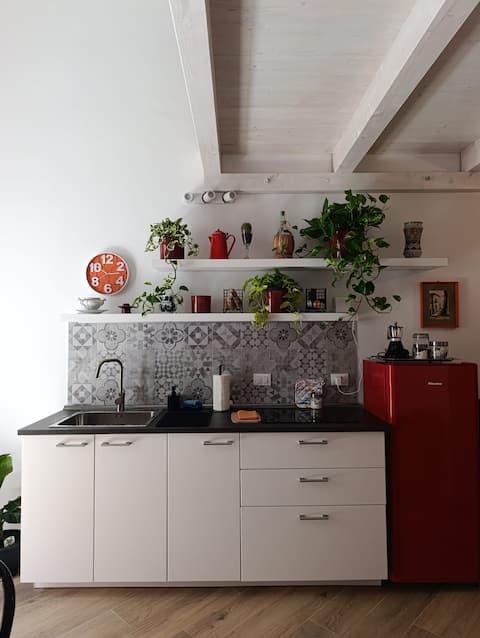 Annuncio Airbnb popolare: Liberty Red House a Palermo