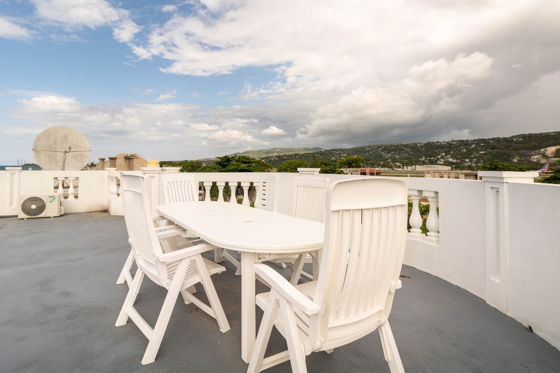 Villa Maria Montego Bay, Beach front with Pool — photo 5