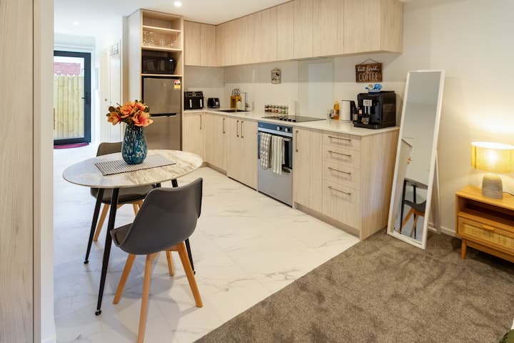 Bright And New Studio Unit Walk To Town - Christchurch