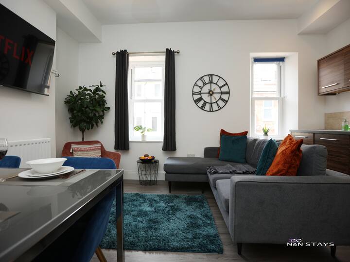 Spacious 4-bed House With Free Parking In Bristol - Bristol
