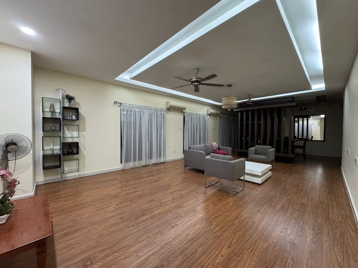 6 Beds For 9, Bukit Beruntung, Near Golf Club - Rawang