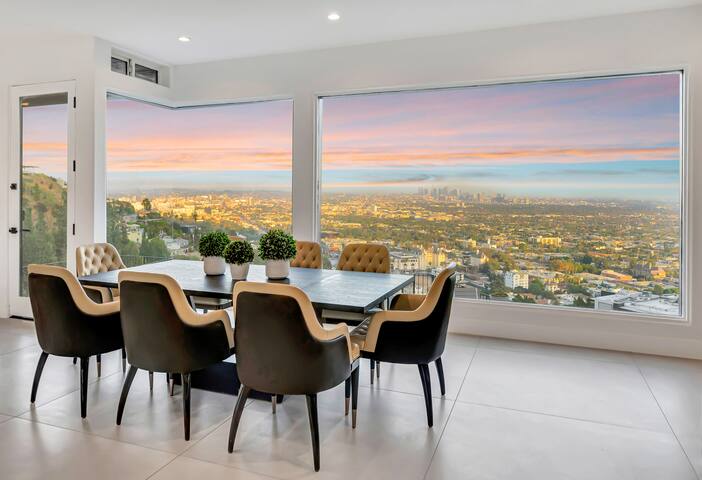 Modern Villa sunset Plaza gallery image 5