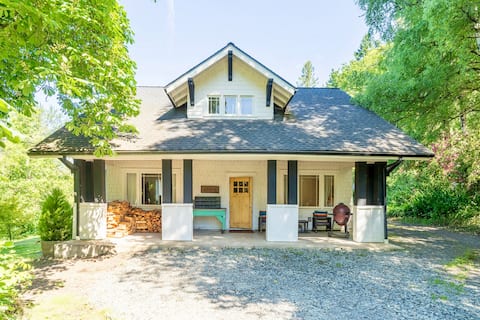 Artist's farm house m/s Redmond, Seattle