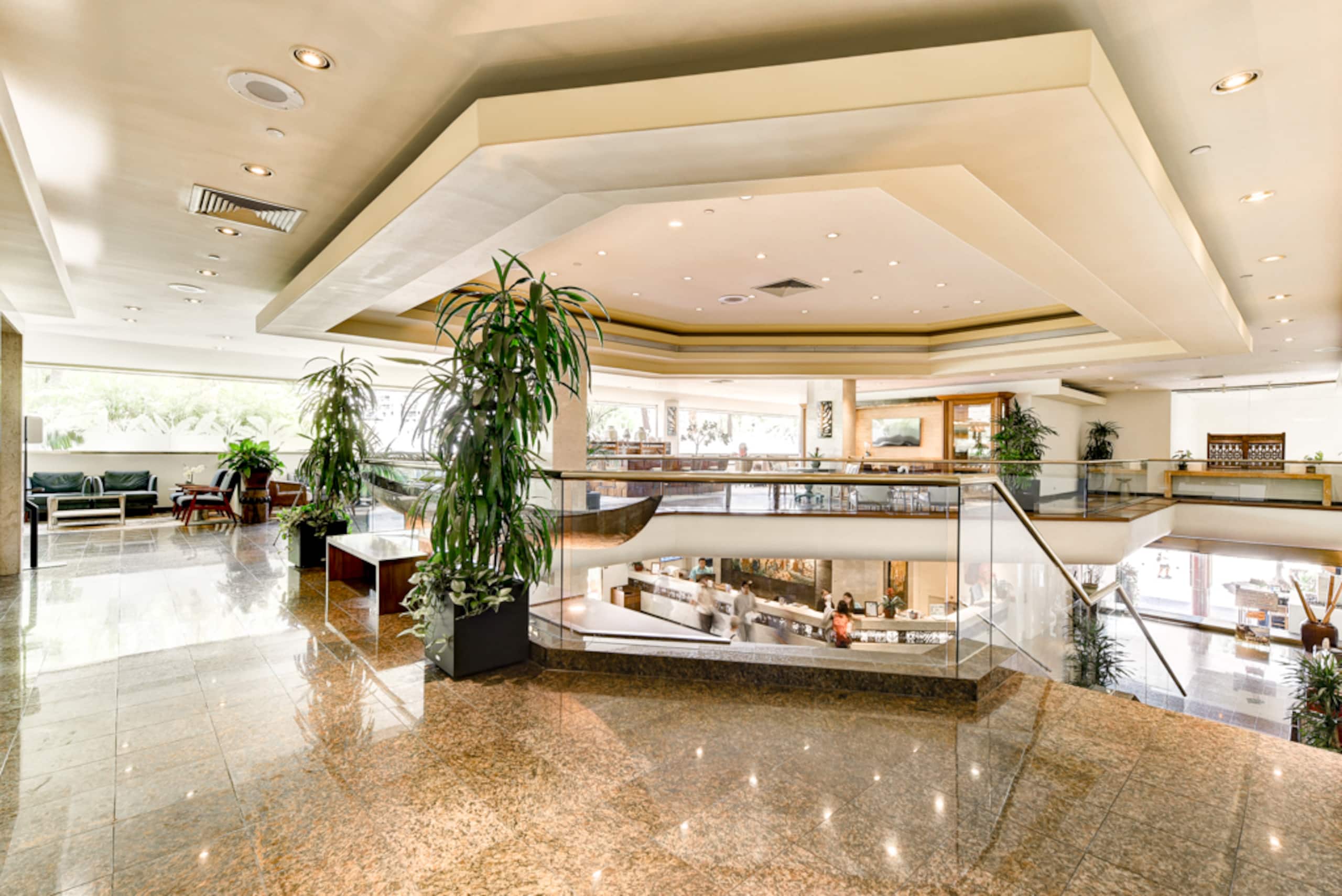 Bright Central Studio at Luana Hotel + Suites - Image 24