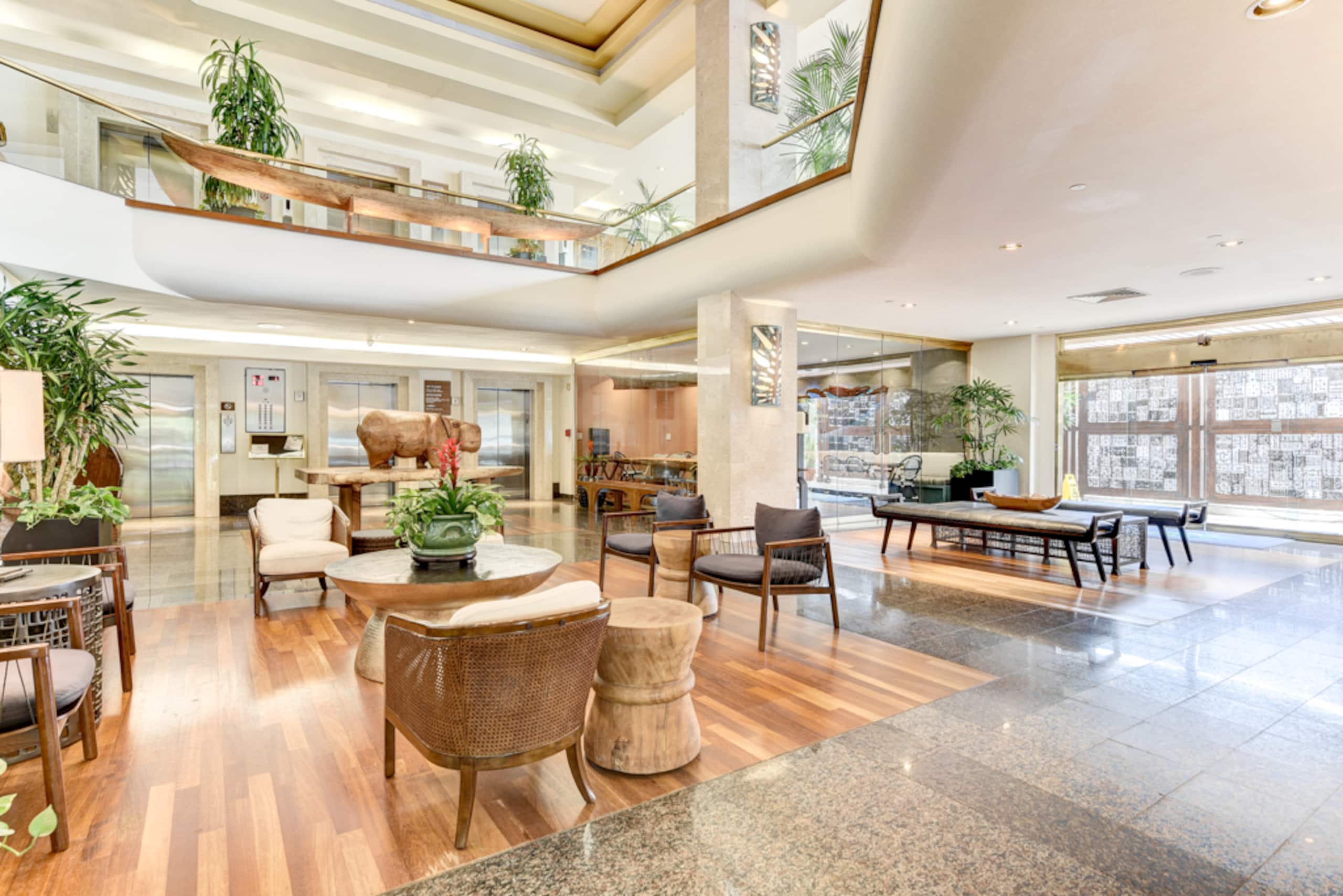 Bright Central Studio at Luana Hotel + Suites - Image 22