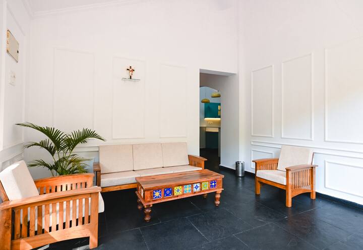 Living room image 2