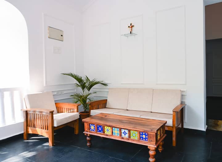 Living room image 1