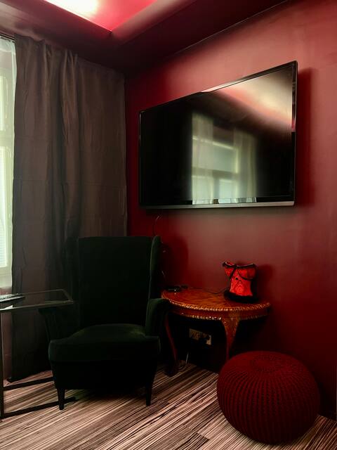 Successful Airbnb property: Luscious Suite in old wooden house in Viii