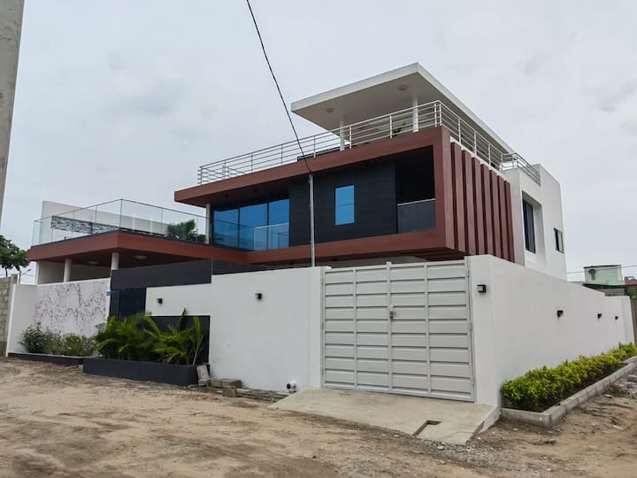 Belle Villa à Fidjrossè - Cotonou