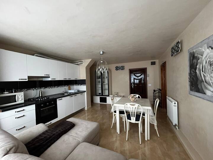 Appartamento Con Due Camere - Tecuci