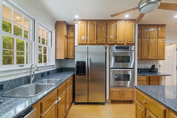 Large 2 Bedroom Close To Uf! - Gainesville, FL