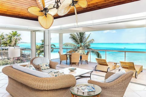 Pristine Oceanfront 2-Bed Condo