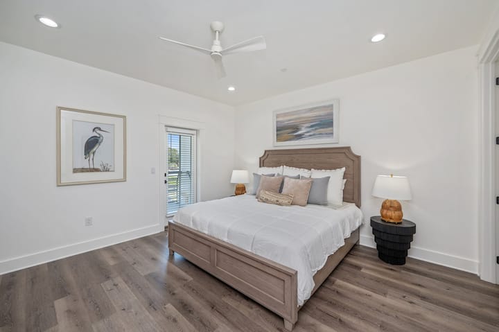 Chumba cha 5 cha kulala Picha ya kwanza: Chumba cha kulala cha kifalme chenye bafu la kujitegemea