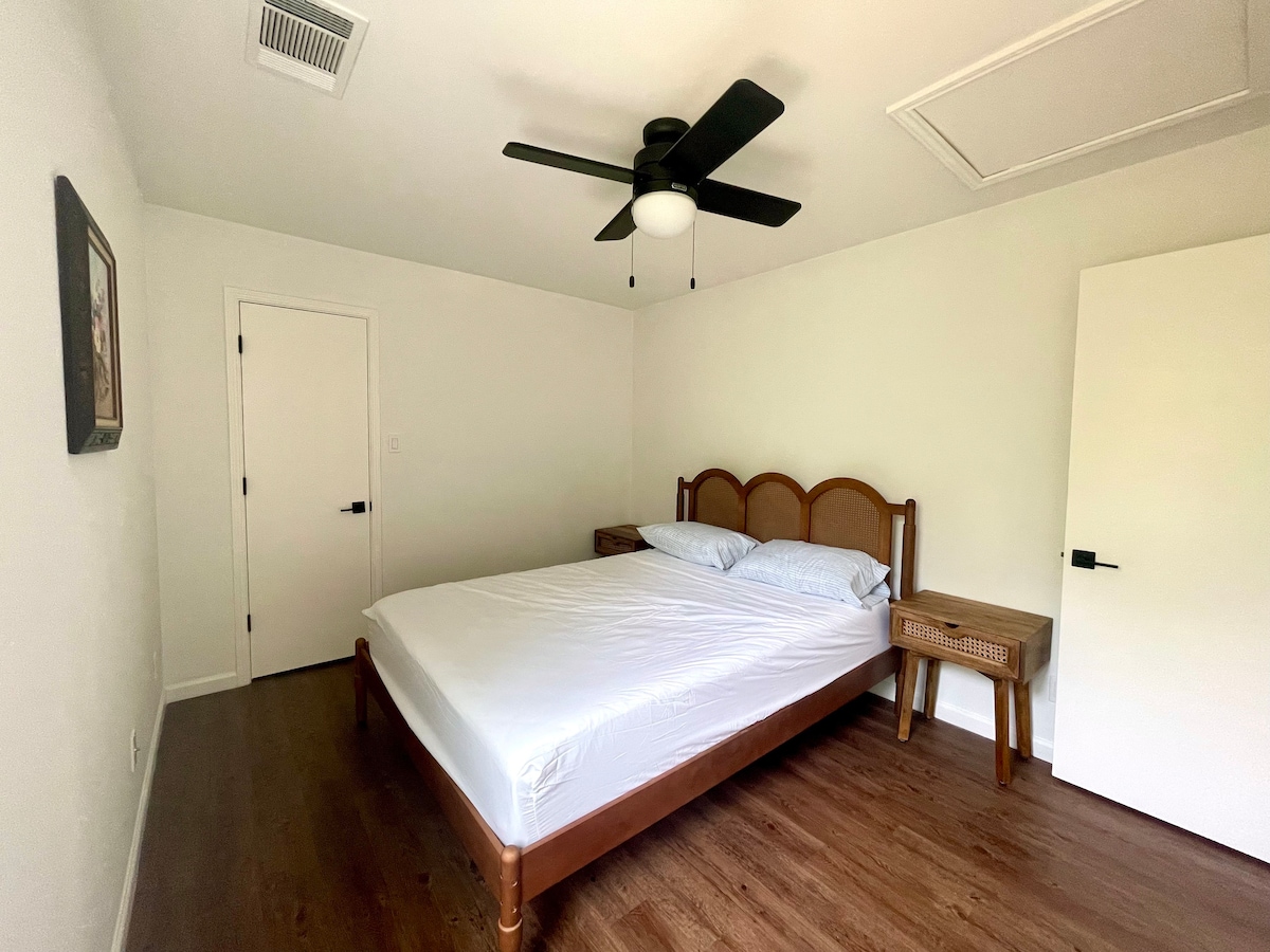 Hyde Park Charming Retreat