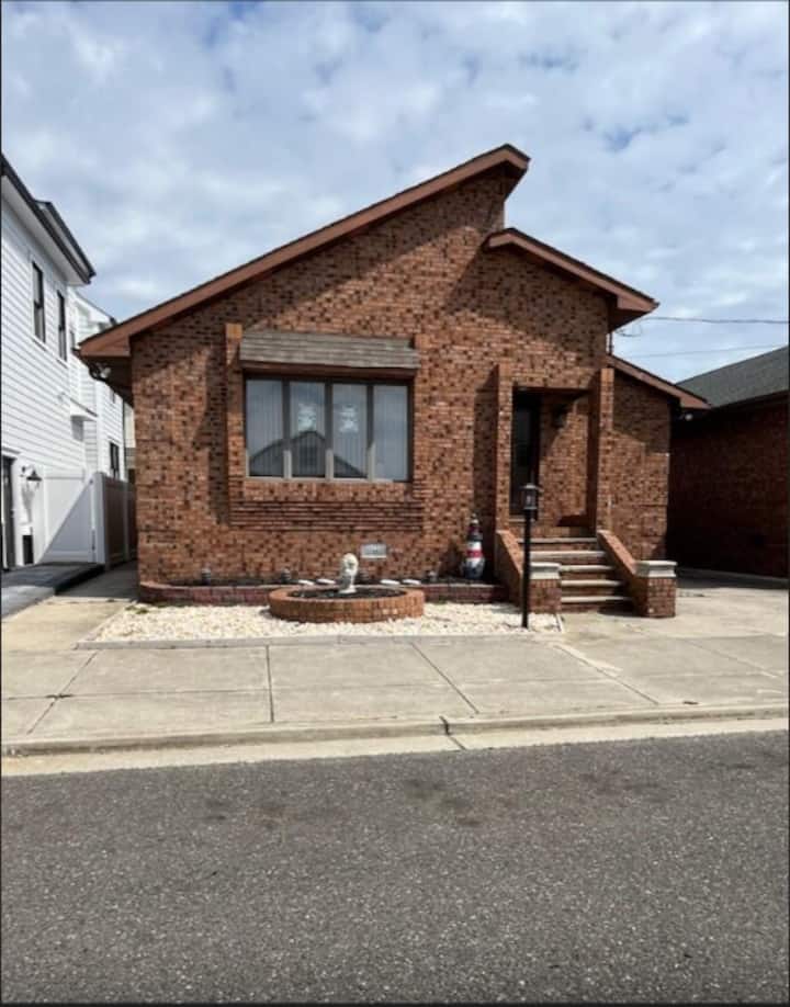 Private 4 Bedroom- 2 Bath House In Wildwood Crest - Cape May, NJ