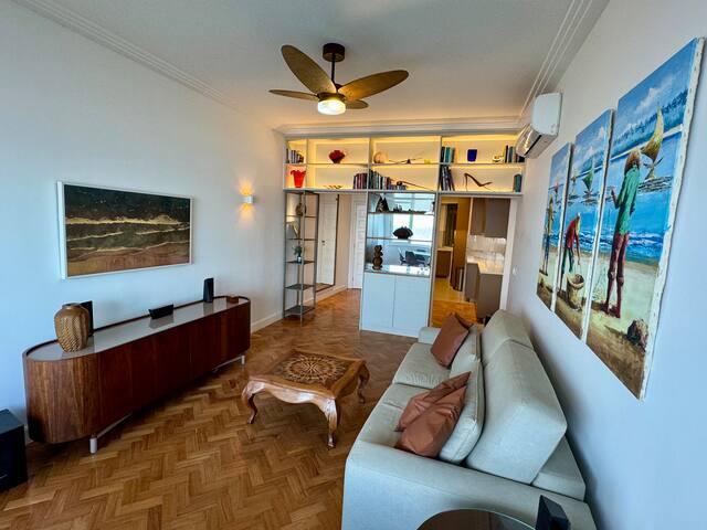 Copacabana Oceanfront Luxury Apartment gallery image 2