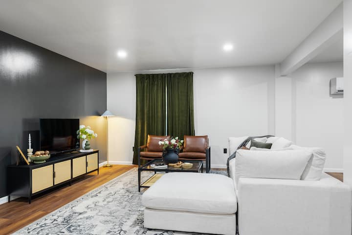 Chateaux Noire | 8br/8ba - Houston, TX