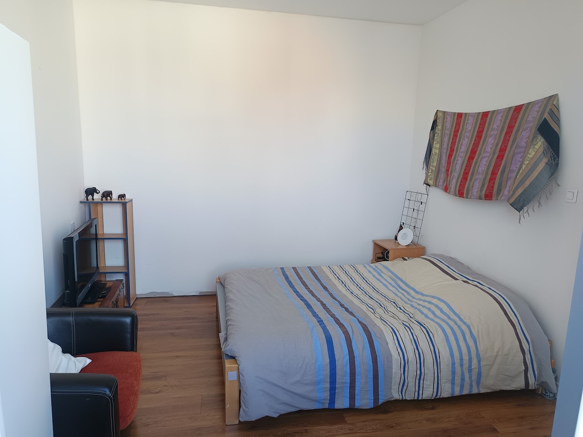 საძინებელი 1