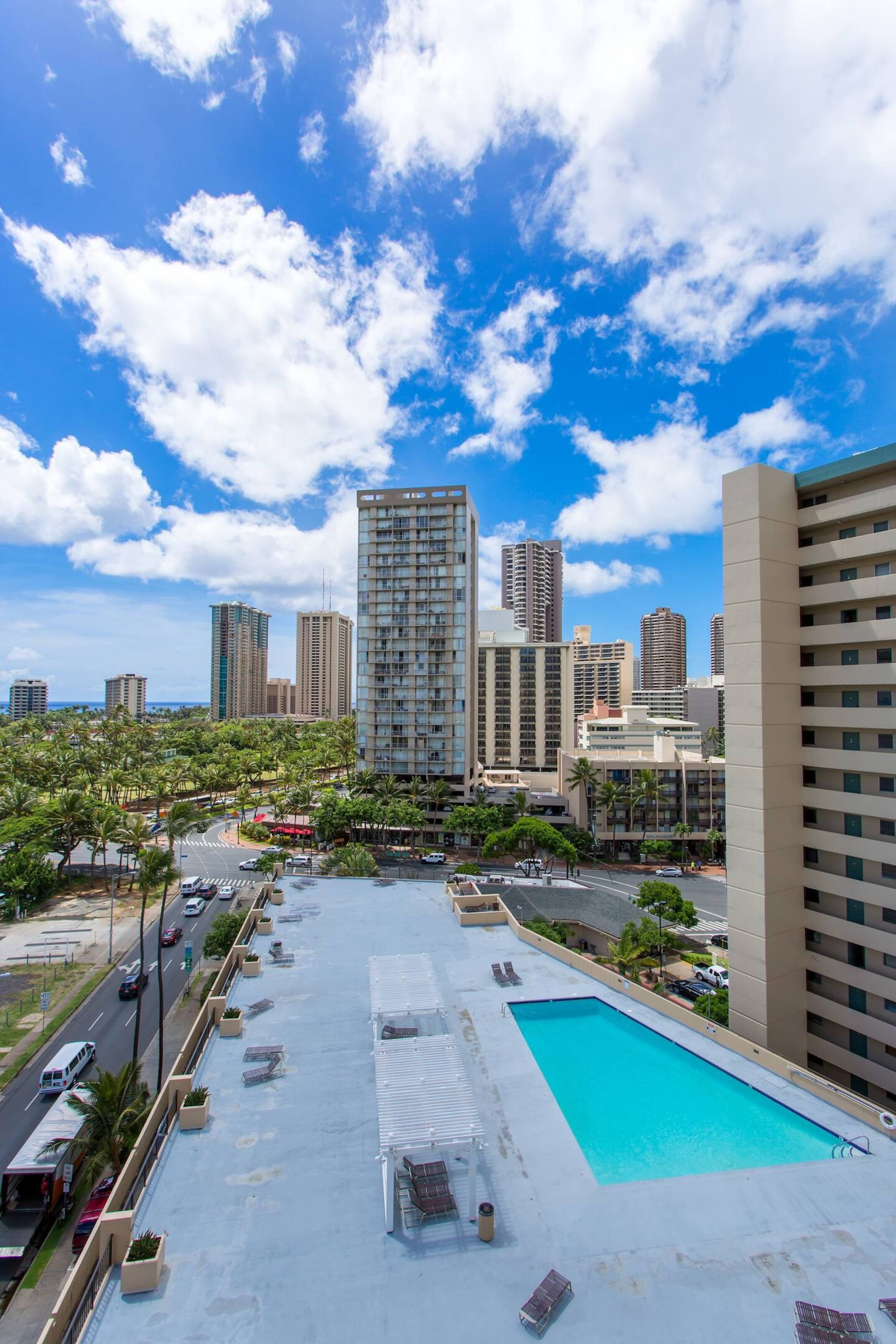 Ocean Blue studio and view King bed! - Image 4