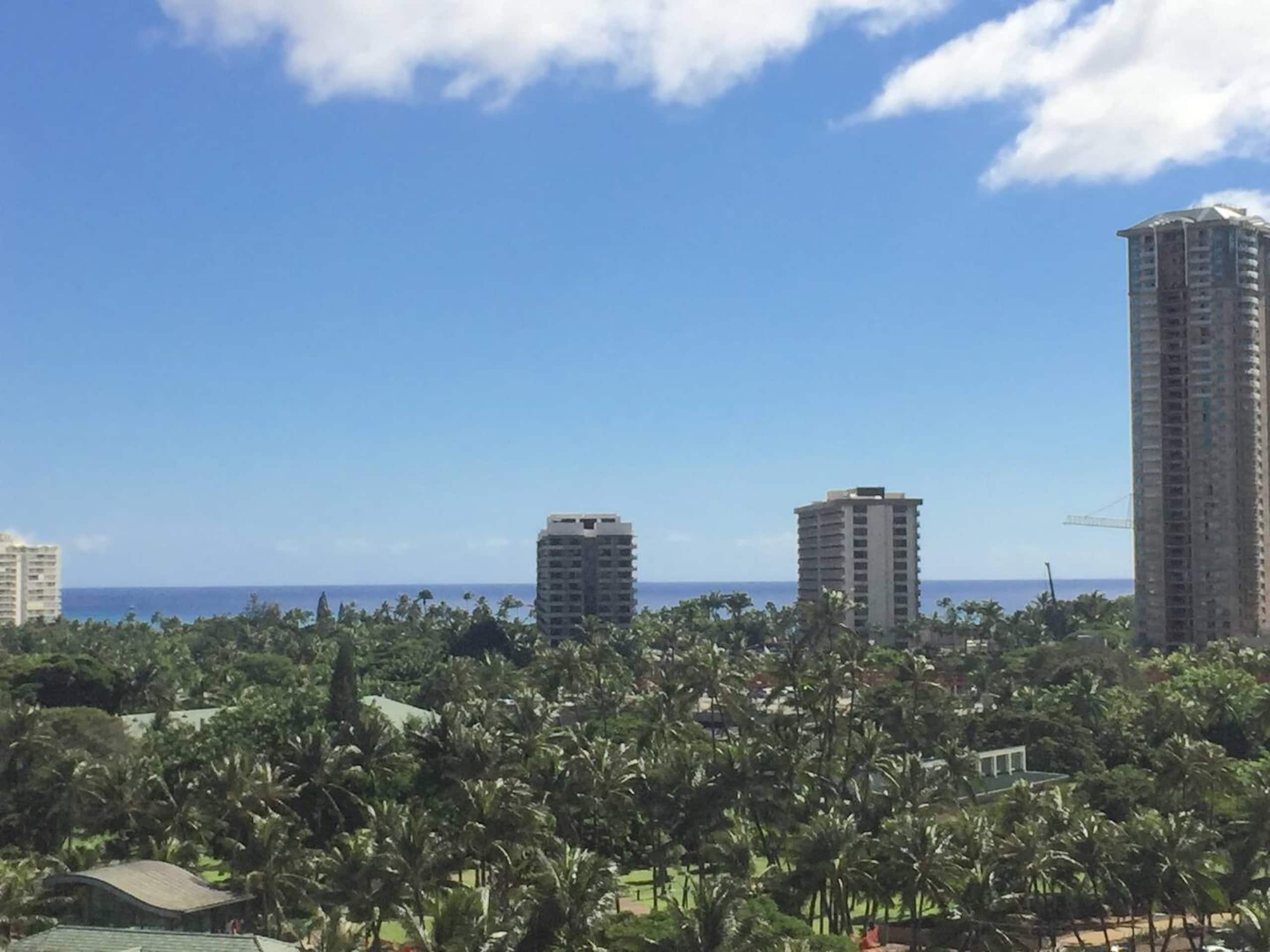 Ocean Blue studio and view King bed! - Image 9