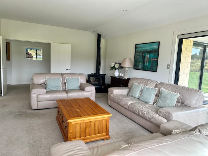 Country Retreat In The City - Dunedin