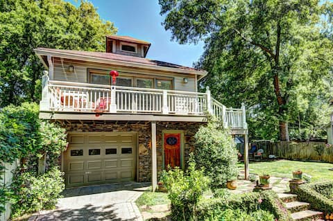Bright and airy carriage house studio apartment