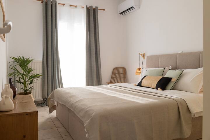 Amour Local gallery image 2