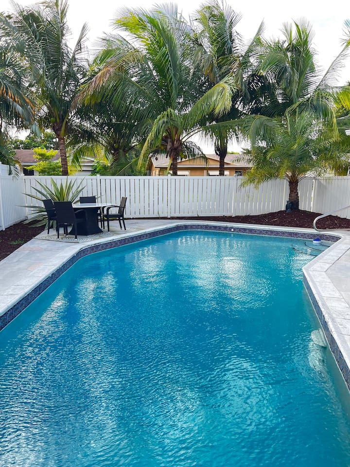 open concept 4 BR with heated pool! Houses for Rent in Fort