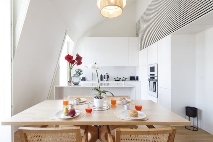 (A1) Apartment w/ balcony for 8