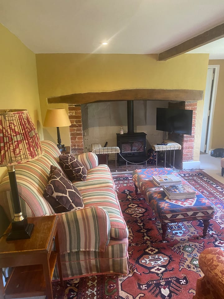 Charming Period Cottage - Marlborough