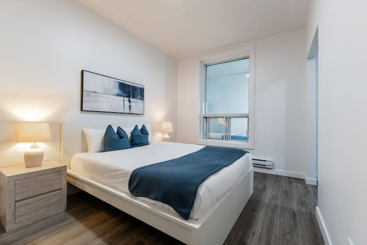 Extraordinary Room 7 - Plateau Mont Royal - Laval, Quebec, Canadà