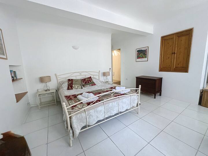 Bedroom#1 - Queen Bed