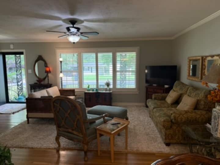 Honey's Brook Village Cottage - Lake Arrowhead State Park, Wichita Falls