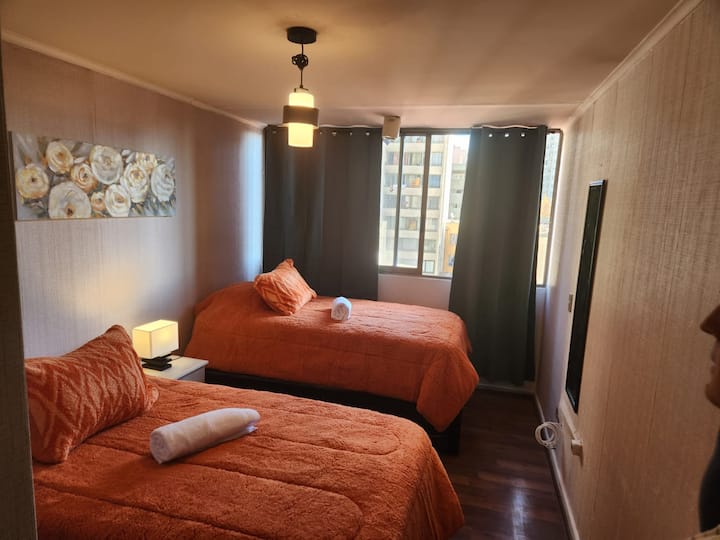 3 kreveta: 2 koja vidite i „pomoćni krevet” 