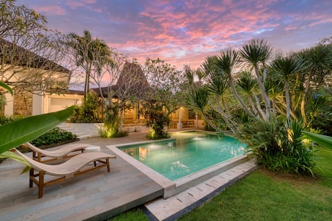 Villa Sosso : 5BR Brand New Villa in Pererenan