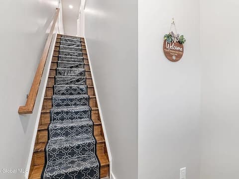 Modern 2BR w/ Parking
