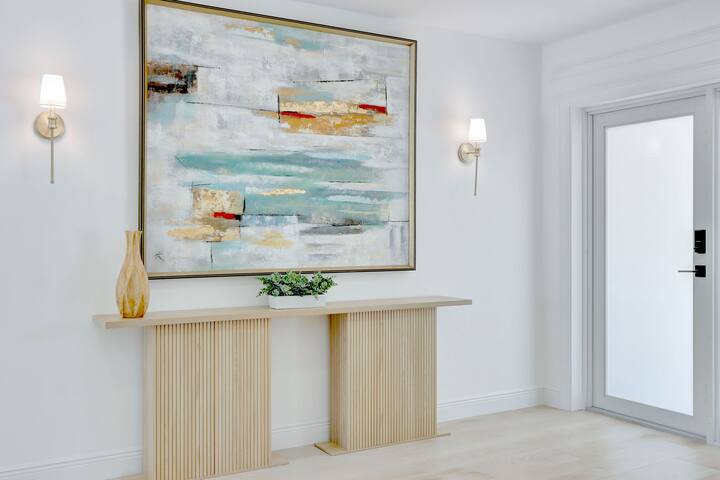 Lux Waterfont – Ocean access-10 min to beach! gallery image 4