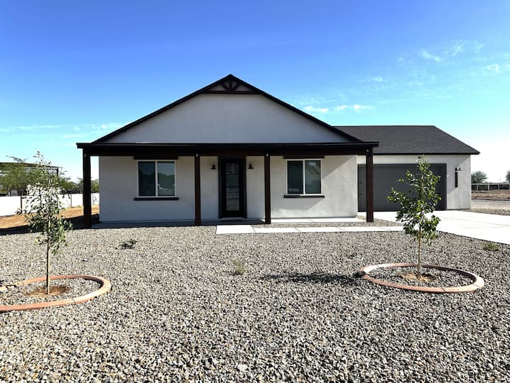 2 Pickleball Courts & New House - Arizona