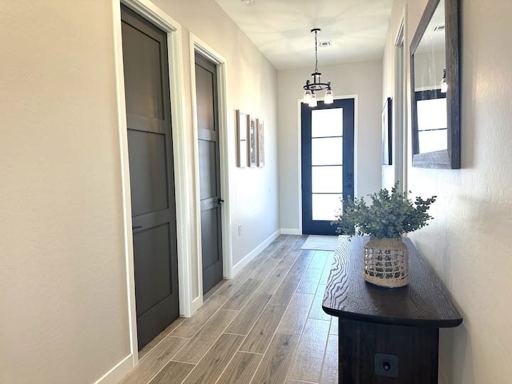 2 Pickleball Courts & New House - Arizona