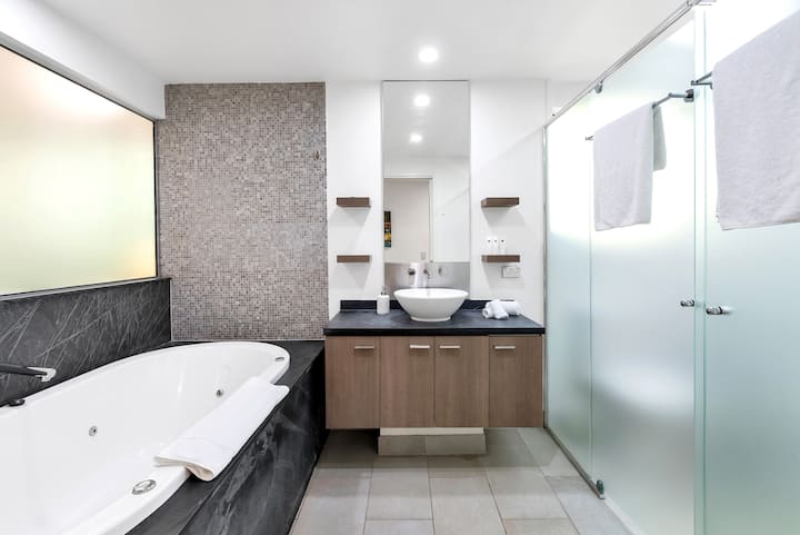 Violet Studio—seaside Nook With Resort Pools & Spa - ケアンズ