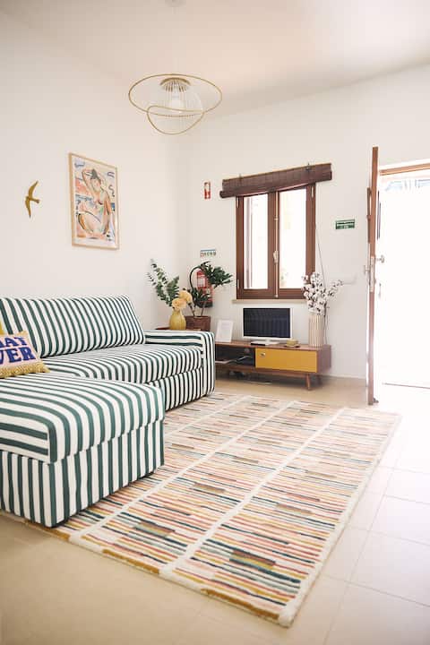 Popular Airbnb listing: Casa Dona Vitória Apartment 6 in Budens
