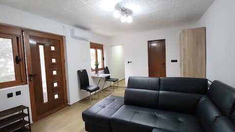 Top Airbnb: Sunset Villa in Šušanj